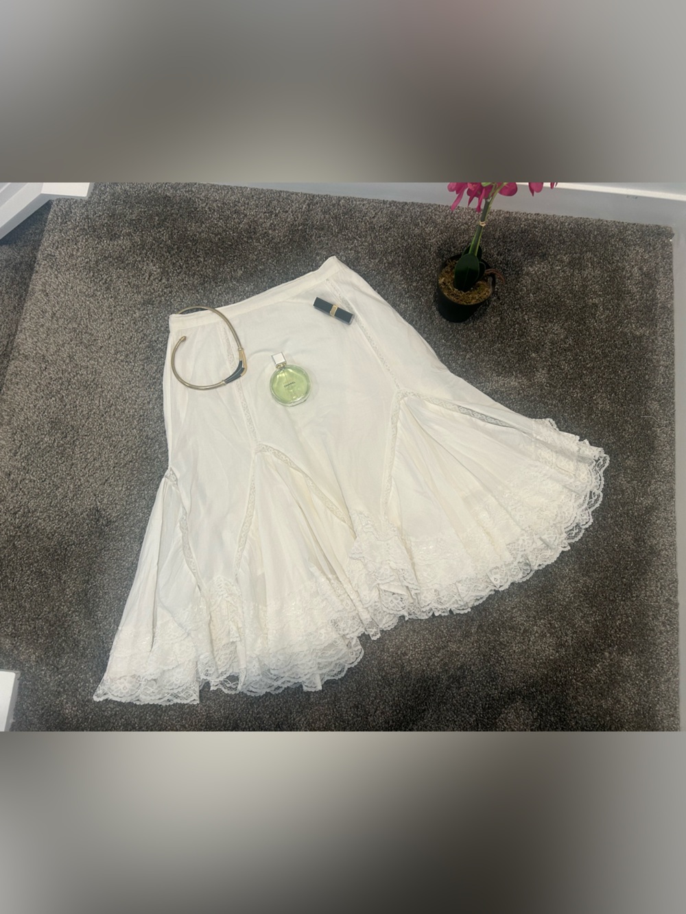 Women’s boutique White Lace Trim Flared Skirt